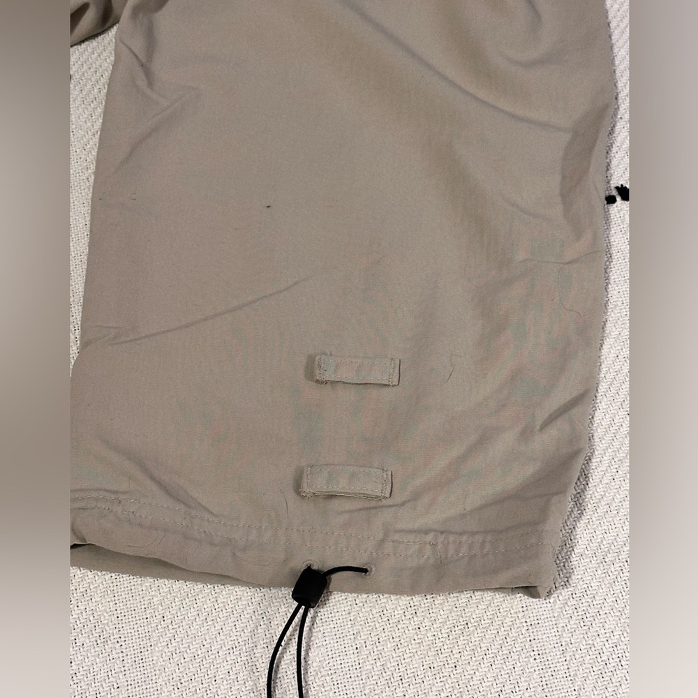 Columbia Women's Light Khaki Zip-Off Cargo Pants - Picture 7 of 9